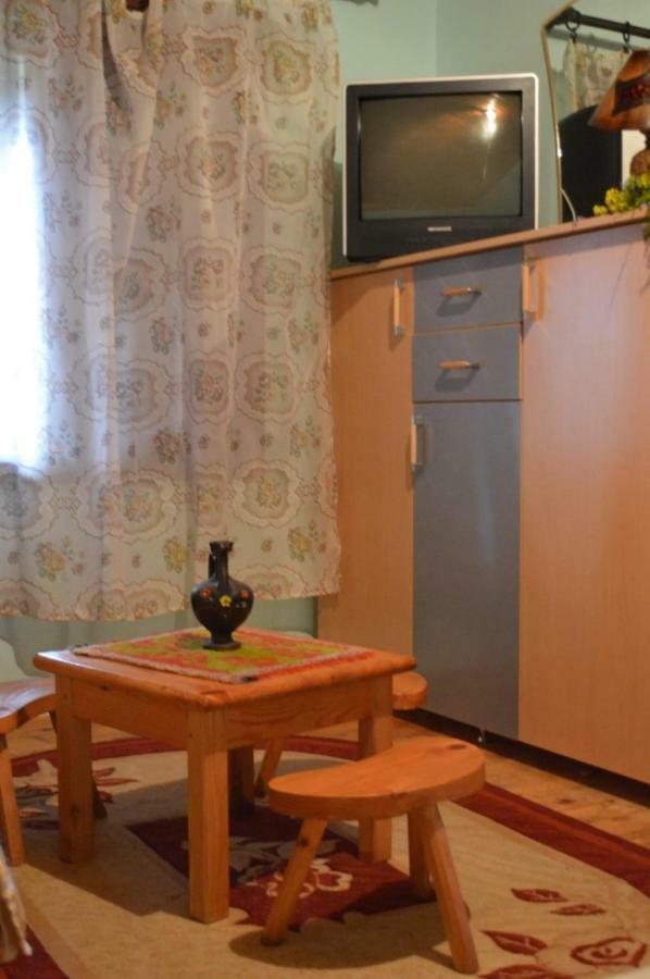 Mystic Forest Hostel Mitrovac Esterno foto